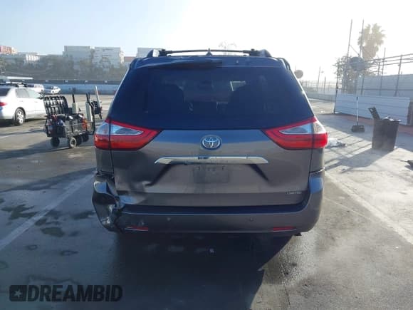 ✅ 2015 Toyota Sienna XLE • VIN: 5TDYK3DC9FS662992 • Лот: 43652531. Опубликован ранее на IAAI с пробегом 71 986 миль. Бесплатный доступ к архиву аукционных продаж из США и подробный отчёт об истории автомобиля на DreamBid. Изображение 16.