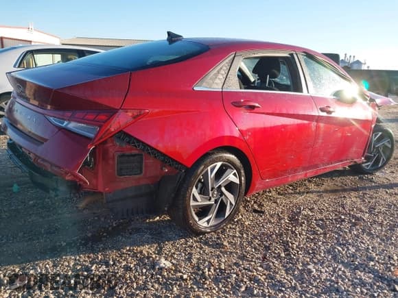 ✅ 2025 Hyundai Elantra SEL Convenience • VIN: KMHLS4DG6SU861664 • Lot: 43667880. Listed on IAAI with 31,613 mi. Free auction sales archive from the USA and detailed vehicle history report at DreamBid. Image 4.