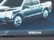 ✅ 2024 Ford F-150 Lightning Flash • VIN: 1FT6W3L75RWG19013 • Lot: 43724165. Wystawiony na IAAI z przebiegiem 10 160 mil. Bezpłatny archiwum sprzedaży aukcyjnych z USA i szczegółowy raport historii pojazdu na DreamBid. Zdjęcie 15.