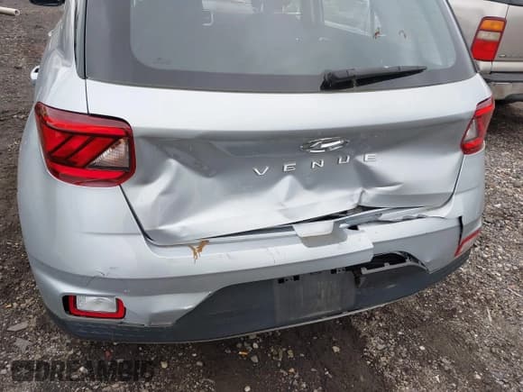 ✅ 2022 Hyundai Venue SEL • VIN: KMHRC8A3XNU188561 • Lot: 42337212. Listed on IAAI with 65,849 mi. Free auction sales archive from the USA and detailed vehicle history report at DreamBid. Image 6.