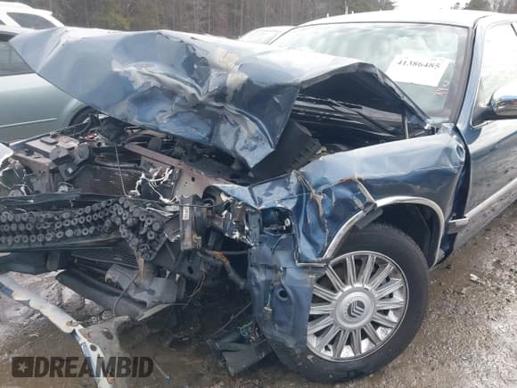 ✅ 2008 Mercury Grand Marquis LS • VIN: 2MEHM75V68X627303 • Лот: 41386485. Опубликован ранее на IAAI с пробегом Не указан. Бесплатный доступ к архиву аукционных продаж из США и подробный отчёт об истории автомобиля на DreamBid. Изображение 6.