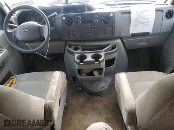 ✅ 2014 Ford Econoline Passenger XL • VIN: 1FBSS3BL8EDA40343 • Лот: 92053445. Опубликован ранее на Copart с пробегом 254 236 миль. Бесплатный доступ к архиву аукционных продаж из США и подробный отчёт об истории автомобиля на DreamBid. Изображение 8.