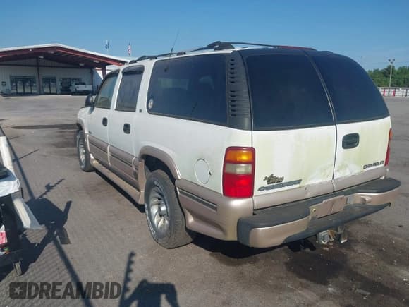 ✅ 2001 Chevrolet Suburban LS • VIN: 3GNEC16TX1G112183 • Лот: 43081693. Опубликован ранее на IAAI с пробегом 279 500 миль. Бесплатный доступ к архиву аукционных продаж из США и подробный отчёт об истории автомобиля на DreamBid. Изображение 3.