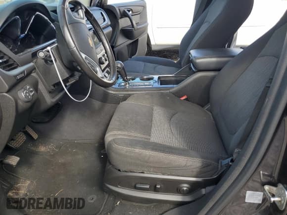 ✅ 2016 Chevrolet Traverse LT • VIN: 1GNKRGKD8GJ341990 • Lot: 69833644. Wystawiony na Copart z przebiegiem 174 865 mil. Bezpłatny archiwum sprzedaży aukcyjnych z USA i szczegółowy raport historii pojazdu na DreamBid. Zdjęcie 7.