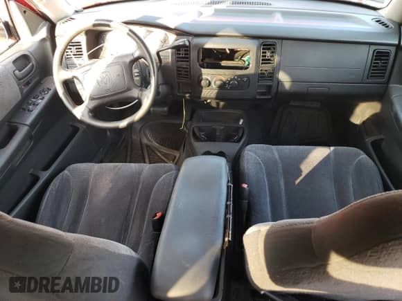 2004 Dodge Dakota SLT z VIN 1D7HL48K04S781707, wystawiony jako Copart lot #74326284 z przebiegiem 190 531 mil mil oraz Czysty tytuł • Clean title. Historia ofert i sprzedaży dostępna na DreamBid. Obrazek 8.