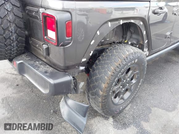 ✅ 2023 Jeep Wrangler • VIN: 1C4JJXN63PW690034 • Lot: 43345289. Wystawiony na IAAI z przebiegiem 19 186 mil. Bezpłatny archiwum sprzedaży aukcyjnych z USA i szczegółowy raport historii pojazdu na DreamBid. Zdjęcie 18.