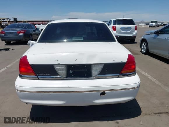 ✅ 1998 Ford Crown Victoria Police • VIN: 2FAFP71WXWX115531 • Lot: 42500505. Wystawiony na IAAI z przebiegiem 197 158 mil. Bezpłatny archiwum sprzedaży aukcyjnych z USA i szczegółowy raport historii pojazdu na DreamBid. Zdjęcie 16.