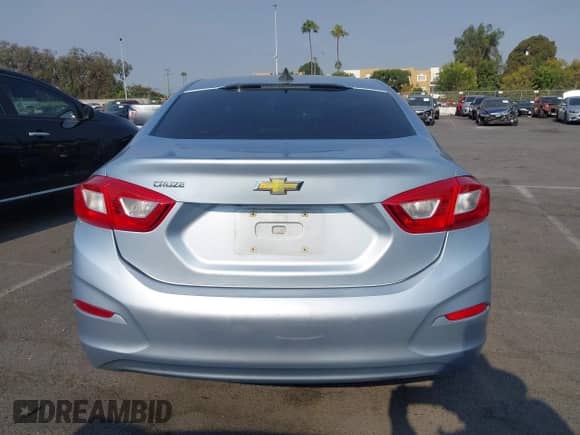 2017 Chevrolet Cruze LS z VIN 3G1BC5SM2HS556000, wystawiony jako IAAI lot #42886010 z przebiegiem Nie podano mil oraz . Historia ofert i sprzedaży dostępna na DreamBid. Obrazek 15.