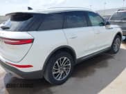 ✅ 2022 Lincoln Corsair Standard • VIN: 5LMCJ1C91NUL29924 • Lot: 42471141. Wystawiony na IAAI z przebiegiem 37 883 mil. Bezpłatny archiwum sprzedaży aukcyjnych z USA i szczegółowy raport historii pojazdu na DreamBid. Zdjęcie 4.