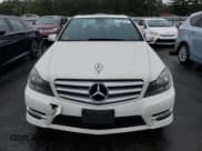 ✅ 2012 Mercedes-Benz C 300 Sport • VIN: WDDGF8BB3CR214402 • Lot: 81280725. Wystawiony na Copart z przebiegiem 129 470 mil. Bezpłatny archiwum sprzedaży aukcyjnych z USA i szczegółowy raport historii pojazdu na DreamBid. Zdjęcie 5.