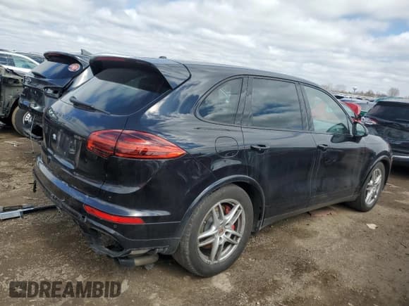 ✅ 2017 Porsche Cayenne GTS • VIN: WP1AD2A22HLA81676 • Lot: 50142495. Wystawiony na Copart z przebiegiem 88 742 mil. Bezpłatny archiwum sprzedaży aukcyjnych z USA i szczegółowy raport historii pojazdu na DreamBid. Zdjęcie 3.