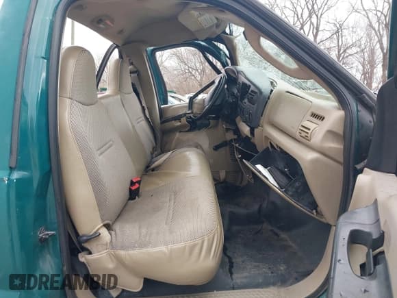 ✅ 2005 Ford F-250 XL • VIN: 1FTSF20P75EC43265 • Lot: 41496196. Wystawiony na IAAI z przebiegiem Nie podano. Bezpłatny archiwum sprzedaży aukcyjnych z USA i szczegółowy raport historii pojazdu na DreamBid. Zdjęcie 5.