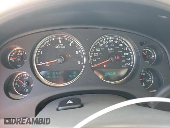 ✅ 2013 Chevrolet Suburban LT • VIN: 1GNSCJE00DR112837 • Lot: 71710965. Wystawiony na Copart z przebiegiem 136 008 mil. Bezpłatny archiwum sprzedaży aukcyjnych z USA i szczegółowy raport historii pojazdu na DreamBid. Zdjęcie 9.