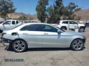 ✅ 2017 Mercedes-Benz C 300 • VIN: 55SWF4JB6HU223882 • Lot: 42795716. Wystawiony na IAAI z przebiegiem 113 759 mil. Bezpłatny archiwum sprzedaży aukcyjnych z USA i szczegółowy raport historii pojazdu na DreamBid. Zdjęcie 14.