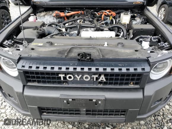 ✅ 2024 Toyota Land Cruiser • VIN: JTEABFAJ3RK007336 • Lot: 89704755. Listed on Copart with 11,792 mi. Free auction sales archive from the USA and detailed vehicle history report at DreamBid. Image 12.