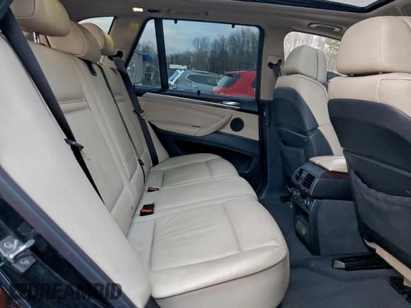 ✅ 2011 BMW X5 35i • VIN: 5UXZV4C57BL403240 • Lot: 93885655. Wystawiony na Copart z przebiegiem 155 387 mil. Bezpłatny archiwum sprzedaży aukcyjnych z USA i szczegółowy raport historii pojazdu na DreamBid. Zdjęcie 11.