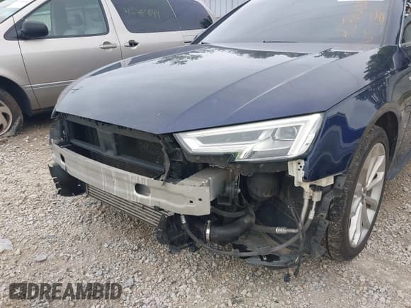 ✅ 2019 Audi A4 Prestige • VIN: WAUFNAF42KA028419 • Lot: 42760237. Listed on IAAI with 106,872 mi. Free auction sales archive from the USA and detailed vehicle history report at DreamBid. Image 6.