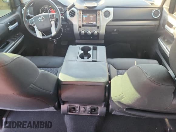 ✅ 2017 Toyota Tundra SR5 • VIN: 5TFEY5F14HX221745 • Лот: 90703085. Опубликован ранее на Copart с пробегом 65 223 миль. Бесплатный доступ к архиву аукционных продаж из США и подробный отчёт об истории автомобиля на DreamBid. Изображение 8.