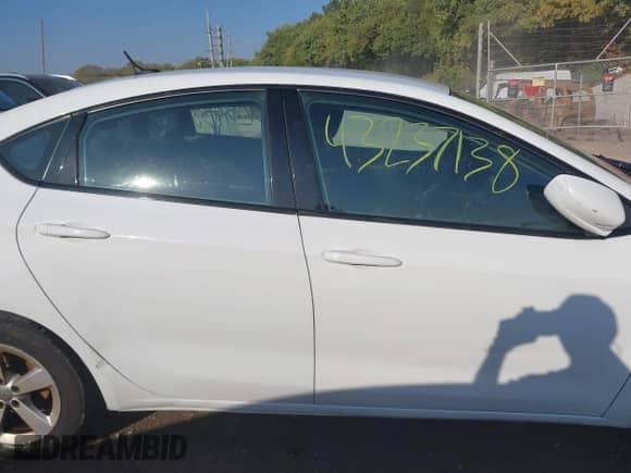 2015 Dodge Dart SXT с VIN 1C3CDFBB5FD378811, выставлен на аукционе IAAI как лот 43237138 с пробегом 114 405 миль миль и . История ставок и продаж доступна на DreamBid. Изображение 14.