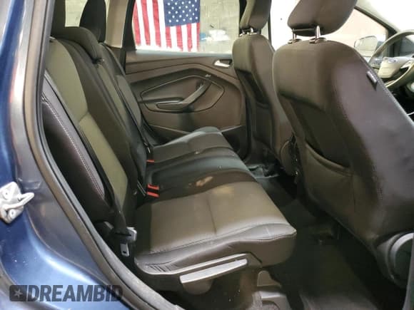 ✅ 2018 Ford Escape SE • VIN: 1FMCU9GD6JUB22477 • Lot: 92275205. Wystawiony na Copart z przebiegiem 103 561 mil. Bezpłatny archiwum sprzedaży aukcyjnych z USA i szczegółowy raport historii pojazdu na DreamBid. Zdjęcie 11.