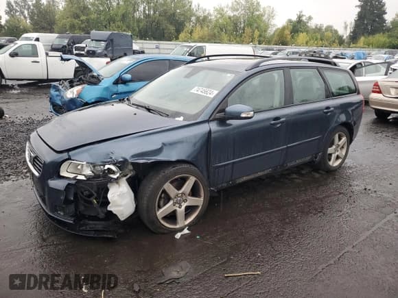 ✅ 2008 Volvo V50 2.4L • VIN: YV1MW382X82382152 • Лот: 74745624. Опубликован ранее на Copart с пробегом 228 565 миль. Бесплатный доступ к архиву аукционных продаж из США и подробный отчёт об истории автомобиля на DreamBid. Изображение 1.