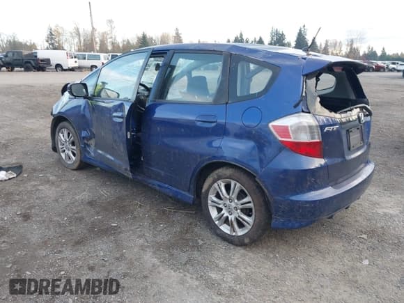 ✅ 2010 Honda Fit Sport • VIN: JHMGE8H49AC012586 • Lot: 43732654. Listed on IAAI with Not provided. Free auction sales archive from the USA and detailed vehicle history report at DreamBid. Image 3.