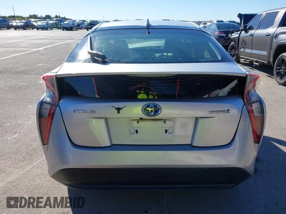 ✅ 2017 Toyota Prius Two • VIN: JTDKBRFU2H3038552 • Лот: 43602402. Опубликован ранее на IAAI с пробегом 101 594 миль. Бесплатный доступ к архиву аукционных продаж из США и подробный отчёт об истории автомобиля на DreamBid. Изображение 17.