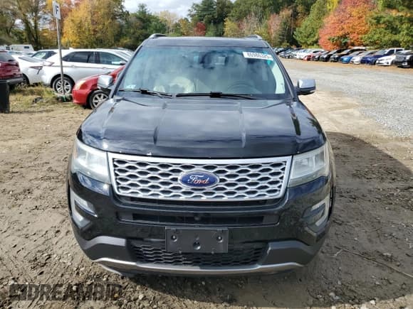 ✅ 2016 Ford Explorer Platinum • VIN: 1FM5K8HTXGGC10082 • Lot: 86986325. Wystawiony na Copart z przebiegiem 293 339 mil. Bezpłatny archiwum sprzedaży aukcyjnych z USA i szczegółowy raport historii pojazdu na DreamBid. Zdjęcie 5.