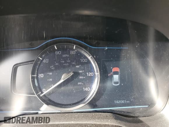 ✅ 2018 Hyundai Ioniq Blue • VIN: KMHC65LC7JU071863 • Lot: 45051175. Wystawiony na Copart z przebiegiem 142 061 mil. Bezpłatny archiwum sprzedaży aukcyjnych z USA i szczegółowy raport historii pojazdu na DreamBid. Zdjęcie 9.