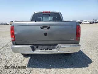 2005 Dodge 1500 SLT z VIN 1D7HA18D15S311841, wystawiony jako Copart lot #63719454 z przebiegiem 224 521 mil mil oraz Szkoda całkowita • Salvage title. Historia ofert i sprzedaży dostępna na DreamBid. Obrazek 6.