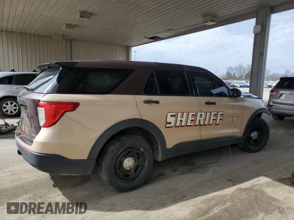 ✅ 2021 Ford Police Interceptor Utility • VIN: 1FM5K8AW6MNA10716 • Lot: 51613905. Wystawiony na Copart z przebiegiem Nie podano. Bezpłatny archiwum sprzedaży aukcyjnych z USA i szczegółowy raport historii pojazdu na DreamBid. Zdjęcie 3.