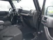 ✅ 2015 Jeep Wrangler Unlimited Sport • VIN: 1C4BJWDG6FL670739 • Lot: 42917710. Wystawiony na IAAI z przebiegiem 126 375 mil. Bezpłatny archiwum sprzedaży aukcyjnych z USA i szczegółowy raport historii pojazdu na DreamBid. Zdjęcie 5.