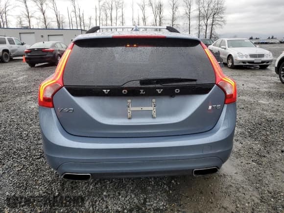 ✅ 2017 Volvo V60 T5 Drive-E • VIN: YV140MEJ0H1352909 • Лот: 50656645. Опубликован ранее на Copart с пробегом 128 380 миль. Бесплатный доступ к архиву аукционных продаж из США и подробный отчёт об истории автомобиля на DreamBid. Изображение 6.