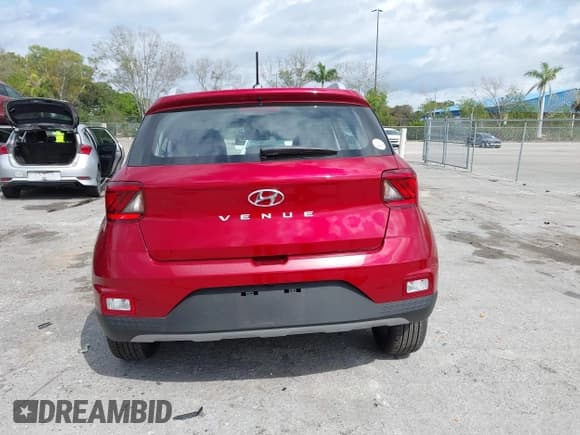 ✅ 2024 Hyundai Venue SEL • VIN: KMHRC8A37RU279776 • Lot: 41609292. Listed on IAAI with 2,801 mi. Free auction sales archive from the USA and detailed vehicle history report at DreamBid. Image 17.