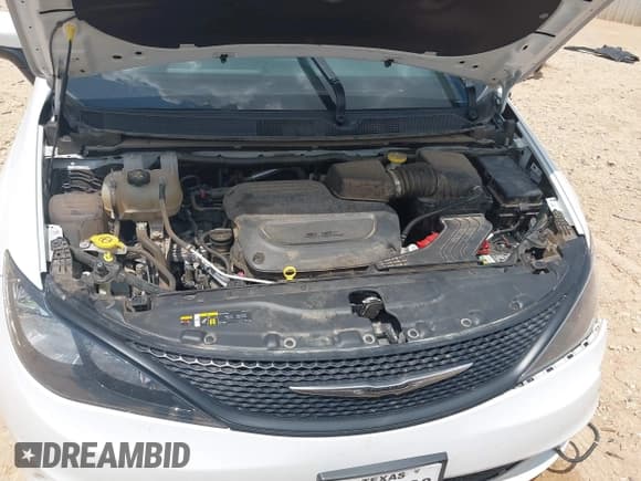 ✅ 2023 Chrysler Voyager LX • VIN: 2C4RC1CG9PR525801 • Lot: 43072906. Listed on IAAI with 95,484 mi. Free auction sales archive from the USA and detailed vehicle history report at DreamBid. Image 10.