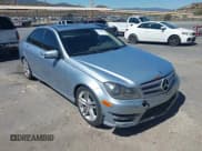 ✅ 2013 Mercedes-Benz C 250 Sport • VIN: WDDGF4HB7DA767103 • Lot: 42780634. Wystawiony na IAAI z przebiegiem 178 380 mil. Bezpłatny archiwum sprzedaży aukcyjnych z USA i szczegółowy raport historii pojazdu na DreamBid. Zdjęcie 1.