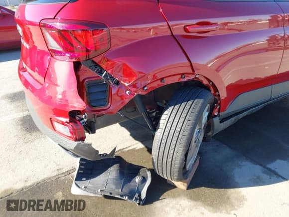 ✅ 2024 Hyundai Venue SEL • VIN: KMHRC8A32RU293150 • Lot: 41309696. Listed on IAAI with 7,690 mi. Free auction sales archive from the USA and detailed vehicle history report at DreamBid. Image 6.