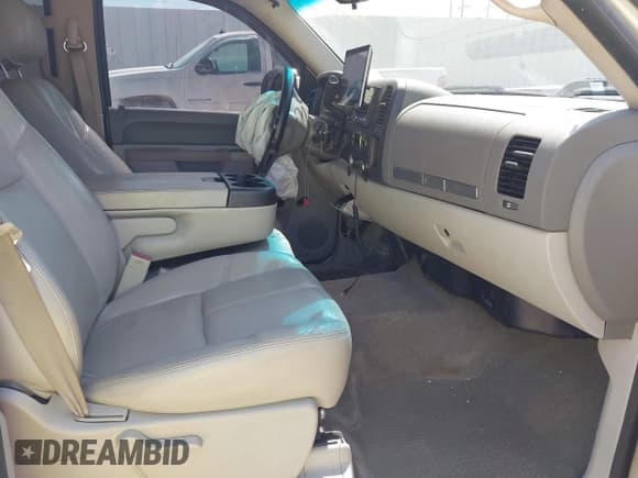 ✅ 2012 GMC Sierra 1500 SLE • VIN: 3GTP2VE71CG242341 • Lot: 43332456. Listed on IAAI with 147,561 mi. Free auction sales archive from the USA and detailed vehicle history report at DreamBid. Image 5.