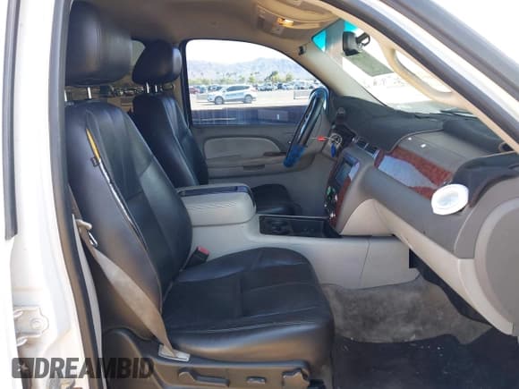 ✅ 2007 Chevrolet Suburban LTZ • VIN: 3GNFC16J57G113284 • Lot: 42477695. Listed on IAAI with Not provided. Free auction sales archive from the USA and detailed vehicle history report at DreamBid. Image 5.