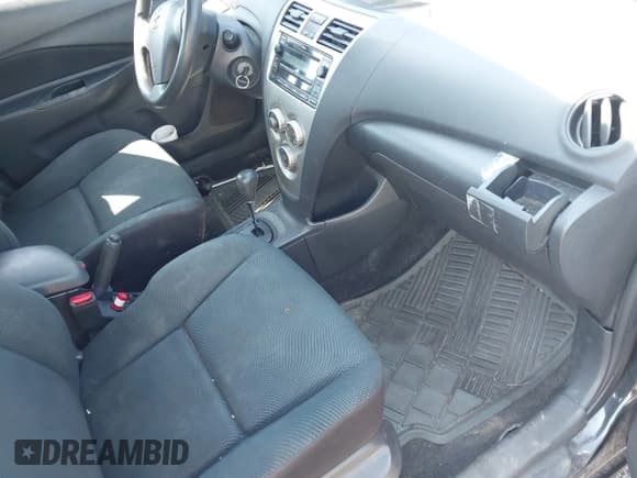 ✅ 2011 Toyota Yaris • VIN: JTDBT4K31B1402685 • Lot: 42860407. Listed on IAAI with 140,939 mi. Free auction sales archive from the USA and detailed vehicle history report at DreamBid. Image 5.