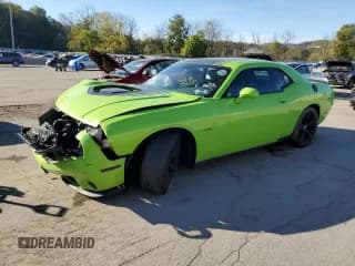 ✅ 2015 Dodge Challenger R/T Plus • VIN: 2C3CDZBT8FH782196 • Lot: 82279195. Wystawiony na Copart z przebiegiem 81 173 mil. Bezpłatny archiwum sprzedaży aukcyjnych z USA i szczegółowy raport historii pojazdu na DreamBid. Zdjęcie 1.
