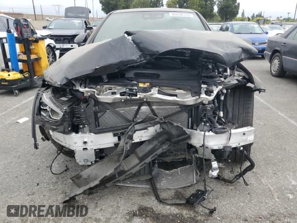 ✅ 2024 Mercedes-Benz C 63 S AMG E Performance • VIN: W1KAF8AB6RR236233 • Lot: 65636775. Wystawiony na Copart z przebiegiem 4 687 mil. Bezpłatny archiwum sprzedaży aukcyjnych z USA i szczegółowy raport historii pojazdu na DreamBid. Zdjęcie 5.