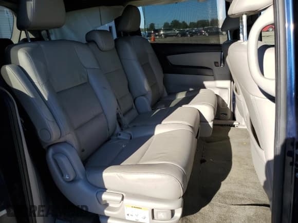 ✅ 2015 Honda Odyssey EX-L • VIN: 5FNRL5H64FB060748 • Lot: 86598225. Wystawiony na Copart z przebiegiem 126 589 mil. Bezpłatny archiwum sprzedaży aukcyjnych z USA i szczegółowy raport historii pojazdu na DreamBid. Zdjęcie 11.