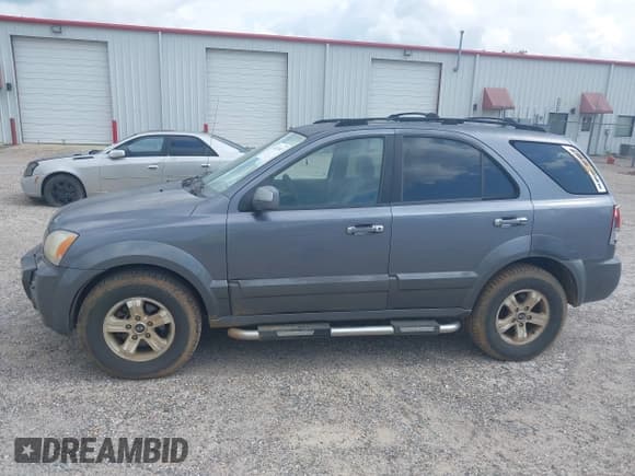 ✅ 2004 Kia Sorento LX • VIN: KNDJD733445330787 • Lot: 42110943. Listed on IAAI with 190,238 mi. Free auction sales archive from the USA and detailed vehicle history report at DreamBid. Image 12.
