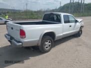 ✅ 1998 Dodge Dakota SLT • VIN: 1B7GG22X5WS560609 • Lot: 42146071. Wystawiony na IAAI z przebiegiem Nie podano. Bezpłatny archiwum sprzedaży aukcyjnych z USA i szczegółowy raport historii pojazdu na DreamBid. Zdjęcie 4.