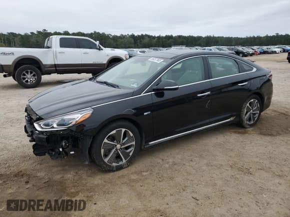 ✅ 2019 Hyundai Sonata Limited • VIN: KMHE34L33KA093177 • Лот: 86057965. Опубликован ранее на Copart с пробегом 122 288 миль. Бесплатный доступ к архиву аукционных продаж из США и подробный отчёт об истории автомобиля на DreamBid. Изображение 1.