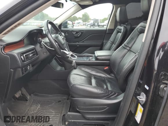 ✅ 2023 Lincoln Aviator Reserve • VIN: 5LM5J7XC7PGL16498 • Lot: 83796475. Listed on Copart with 31,606 mi. Free auction sales archive from the USA and detailed vehicle history report at DreamBid. Image 7.