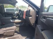 ✅ 2022 Chevrolet Silverado 1500 LT Trail Boss • VIN: 3GCUDFEDXNG683090 • Lot: 42410056. Wystawiony na IAAI z przebiegiem 62 524 mil. Bezpłatny archiwum sprzedaży aukcyjnych z USA i szczegółowy raport historii pojazdu na DreamBid. Zdjęcie 5.