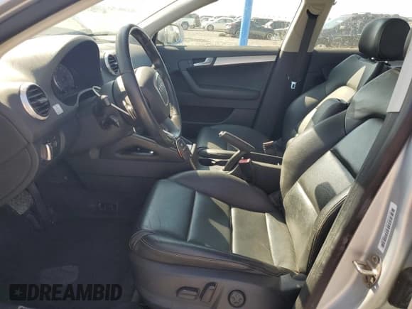 ✅ 2011 Audi A3 Premium Plus • VIN: WAUKJAFM0BA010236 • Lot: 80639475. Wystawiony na Copart z przebiegiem 163 934 mil. Bezpłatny archiwum sprzedaży aukcyjnych z USA i szczegółowy raport historii pojazdu na DreamBid. Zdjęcie 7.