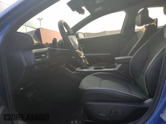 ✅ 2025 Kia K4 GT-Line • VIN: 3KPFW4DEXSE173864 • Lot: 71505925. Wystawiony na Copart z przebiegiem 4 186 mil. Bezpłatny archiwum sprzedaży aukcyjnych z USA i szczegółowy raport historii pojazdu na DreamBid. Zdjęcie 7.